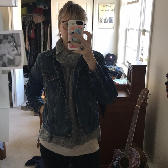 Gap jean jacket with pockets - Picture 2 of 6